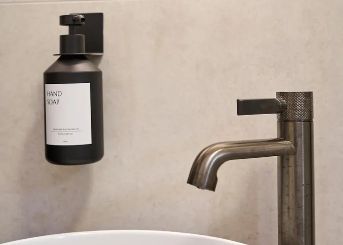 Luxuscontainer Am Nuerburgring #1