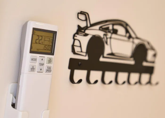 Luxuscontainer Am Nuerburgring #1 *